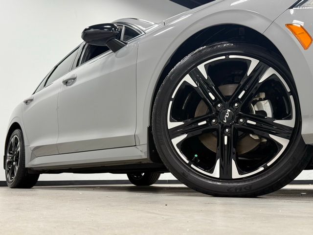 Vehicle image 12 of 35