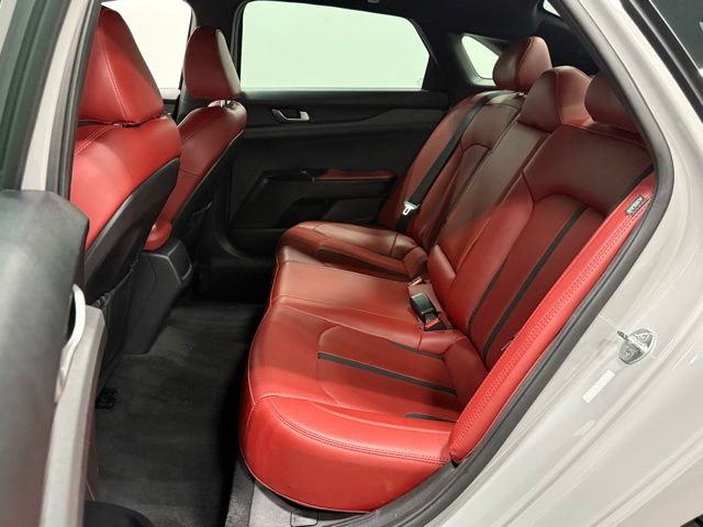 Vehicle image 32 of 35