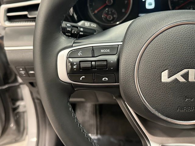 Vehicle image 18 of 35