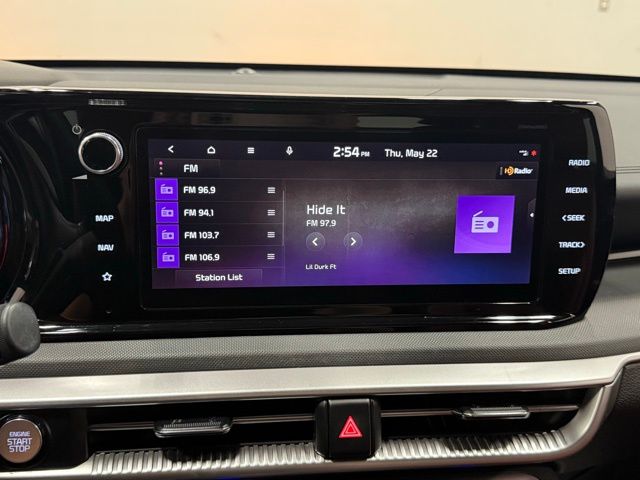 Vehicle image 24 of 35