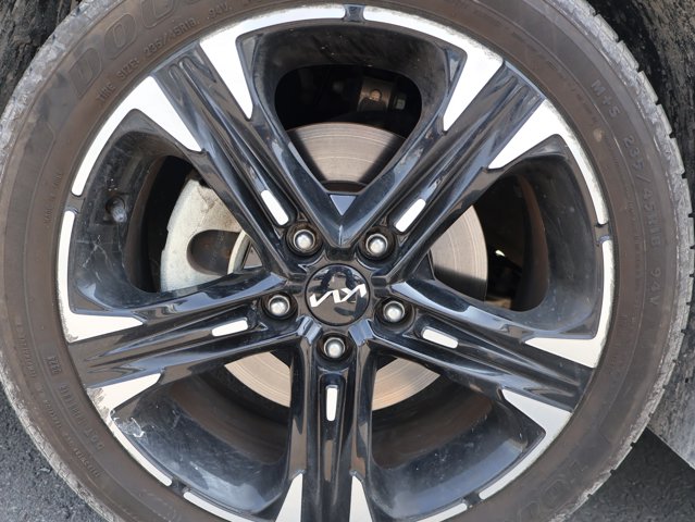 Vehicle image 43 of 44