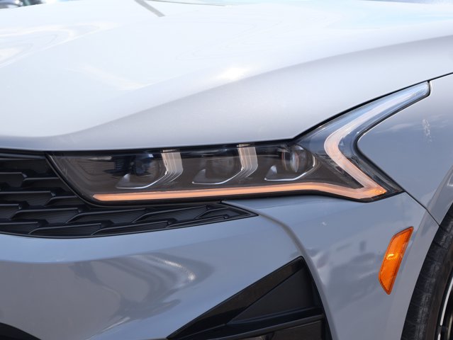Vehicle image 10 of 44