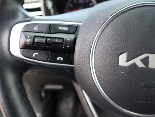 Vehicle image 37 of 44