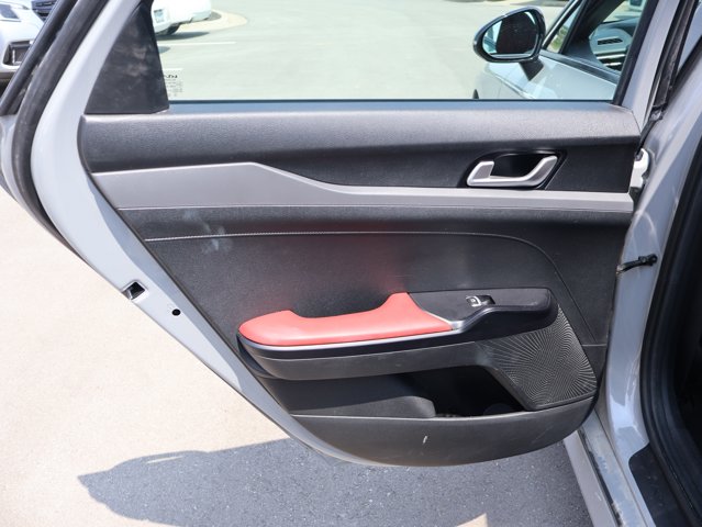 Vehicle image 19 of 44