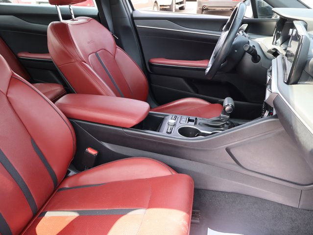 Vehicle image 13 of 44
