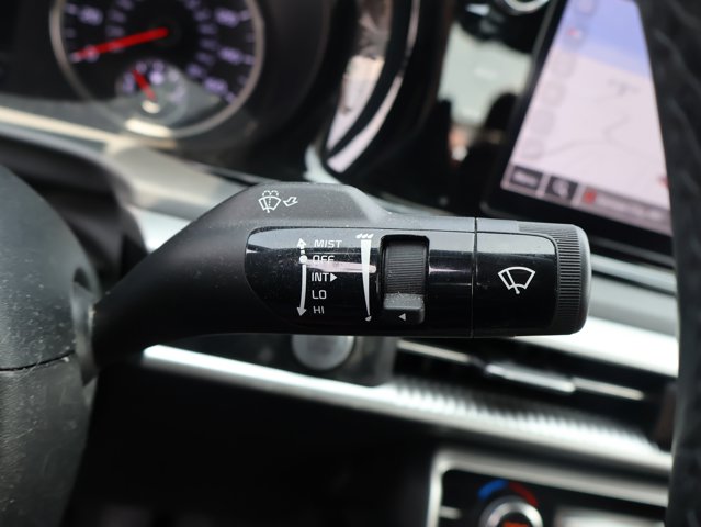Vehicle image 40 of 44