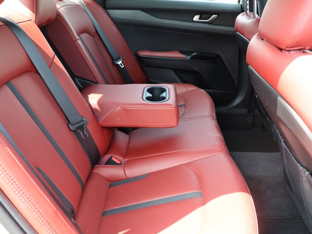 Vehicle image 17 of 44