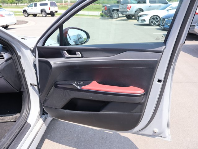 Vehicle image 11 of 44