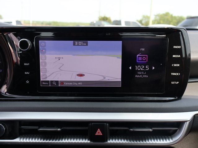 Vehicle image 27 of 44