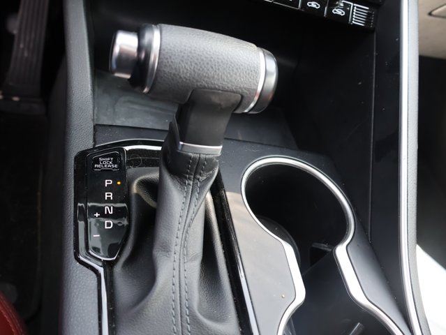 Vehicle image 33 of 44