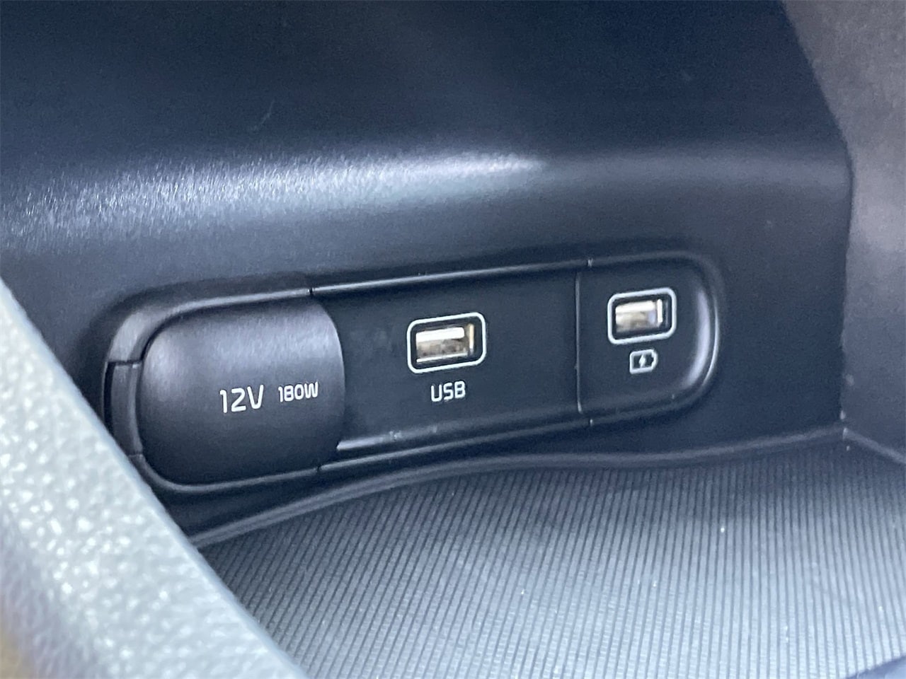 Vehicle image 27 of 30