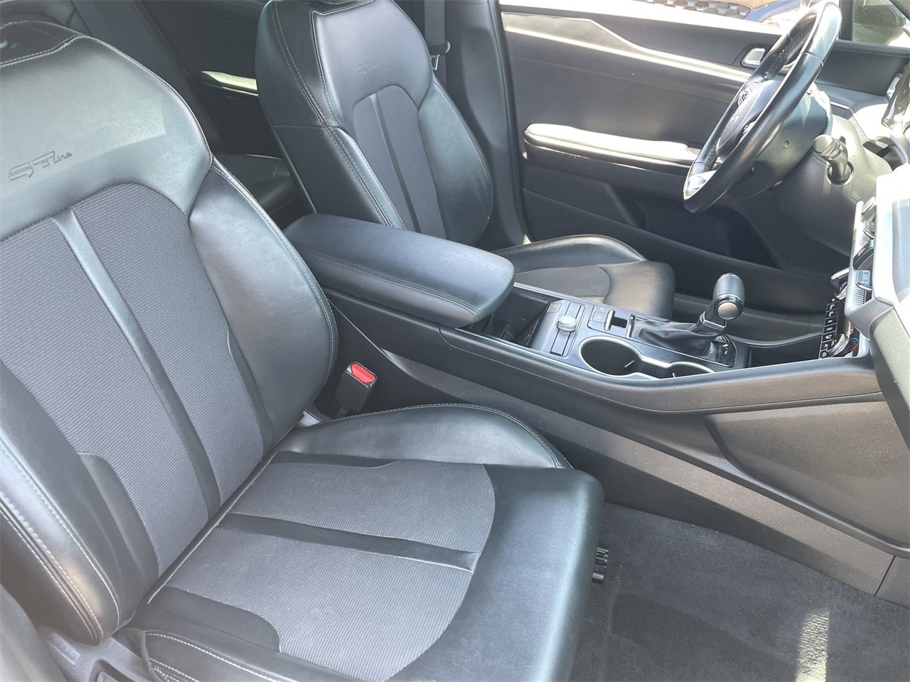 Vehicle image 10 of 30