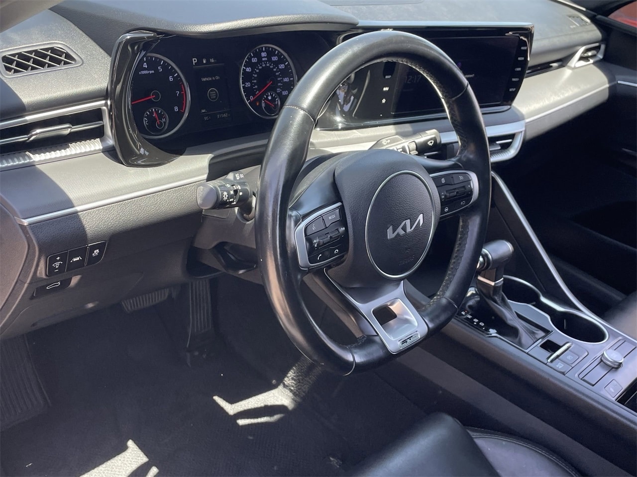 Vehicle image 17 of 30
