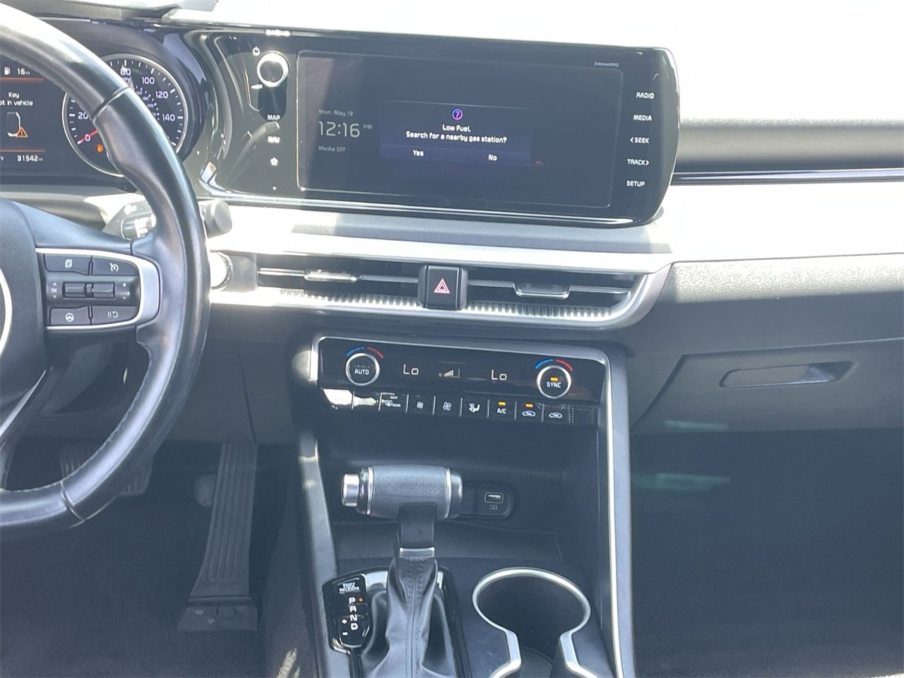 Vehicle image 14 of 30