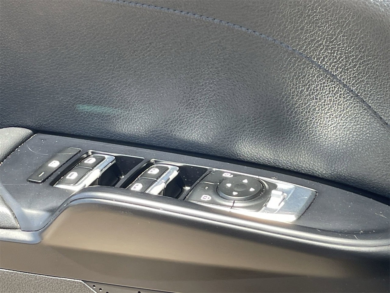 Vehicle image 20 of 30