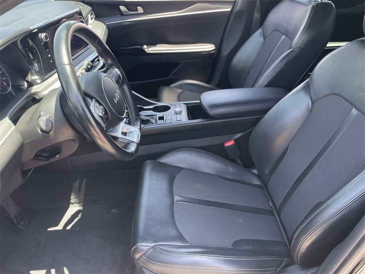 Vehicle image 18 of 30