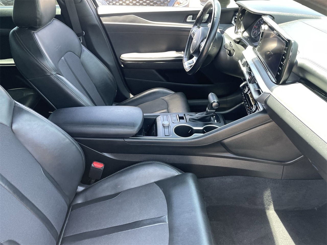 Vehicle image 11 of 30