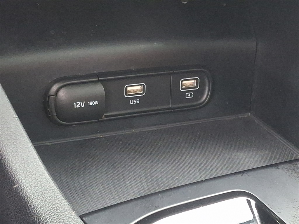 Vehicle image 24 of 31