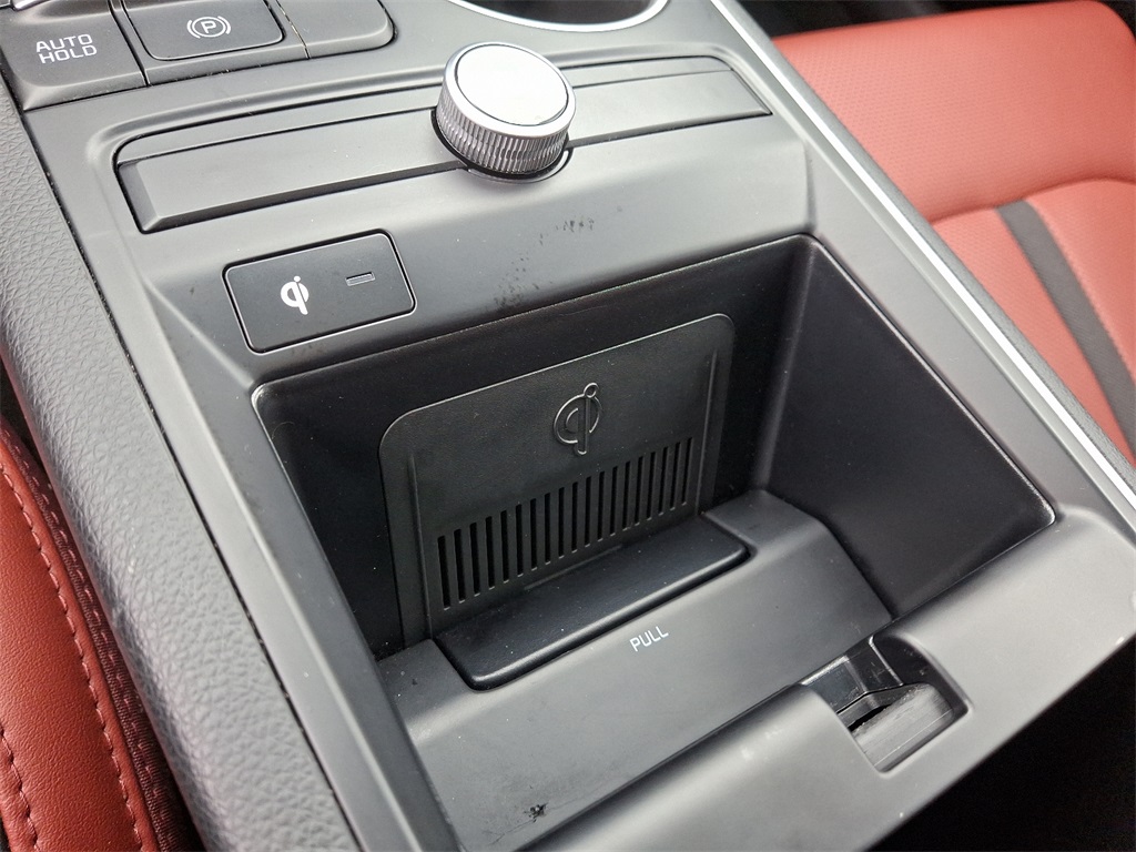 Vehicle image 22 of 31