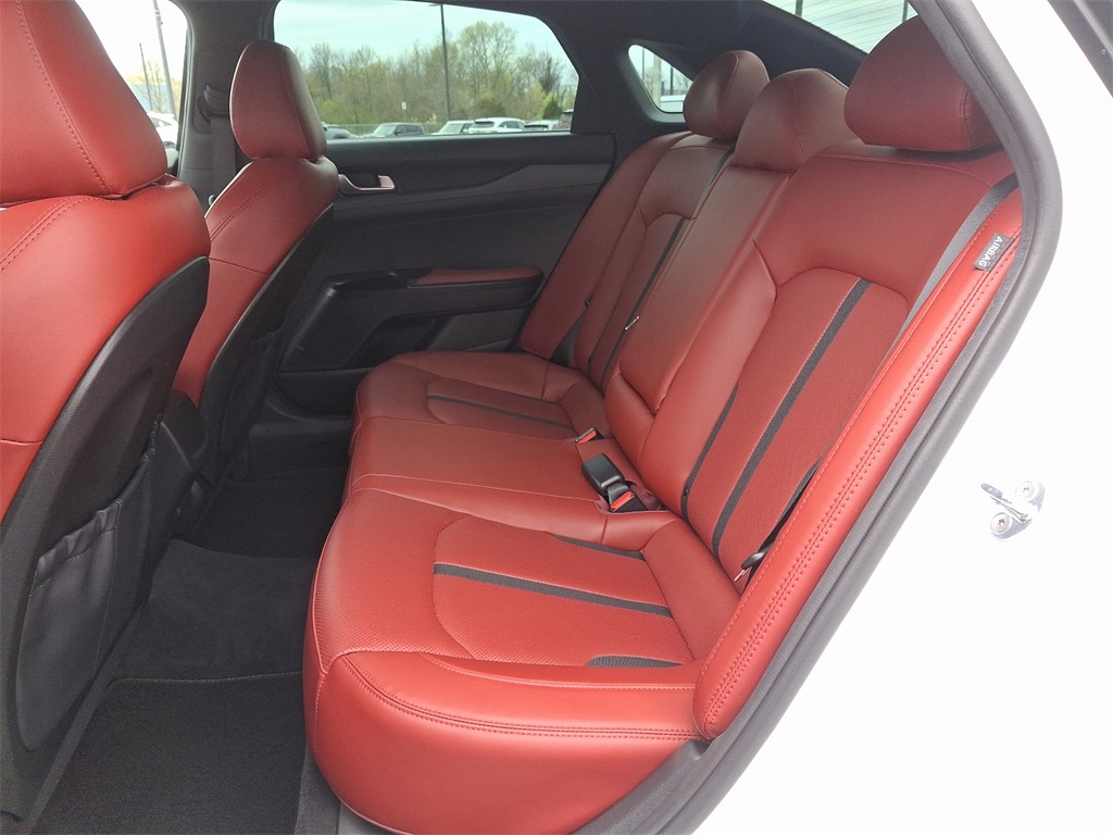 Vehicle image 9 of 31
