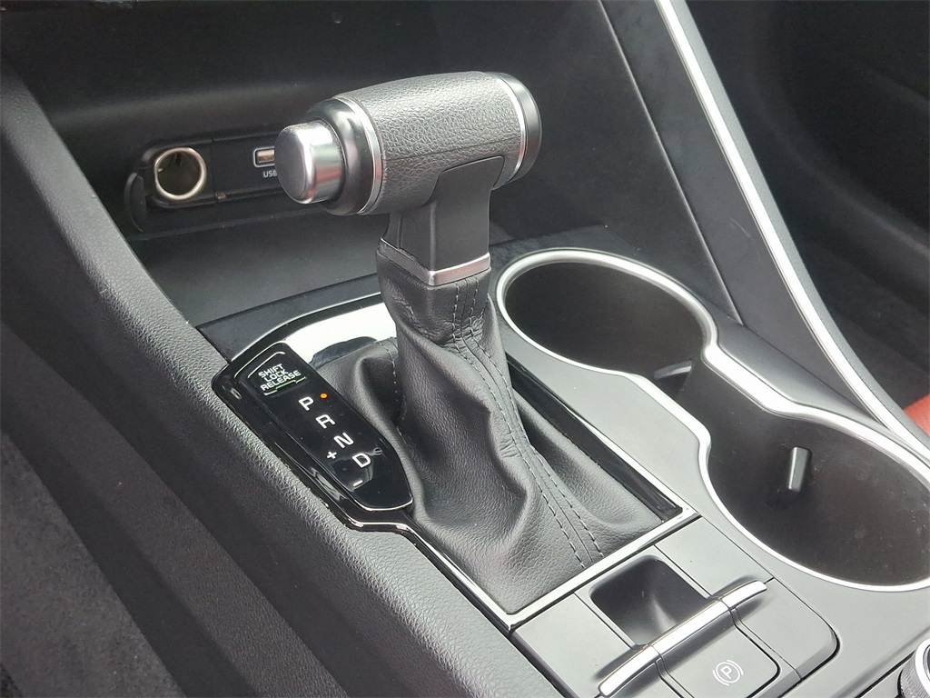 Vehicle image 14 of 31