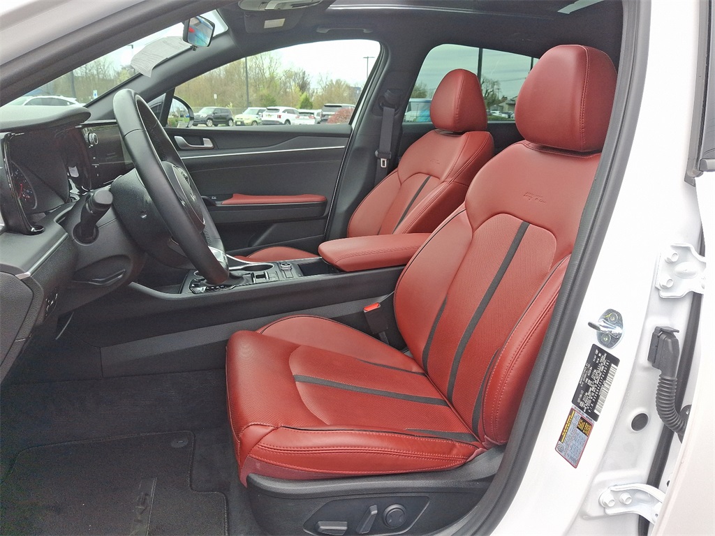 Vehicle image 12 of 31