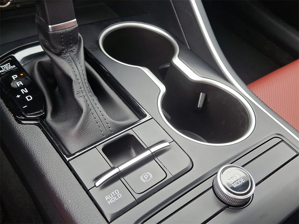 Vehicle image 23 of 31