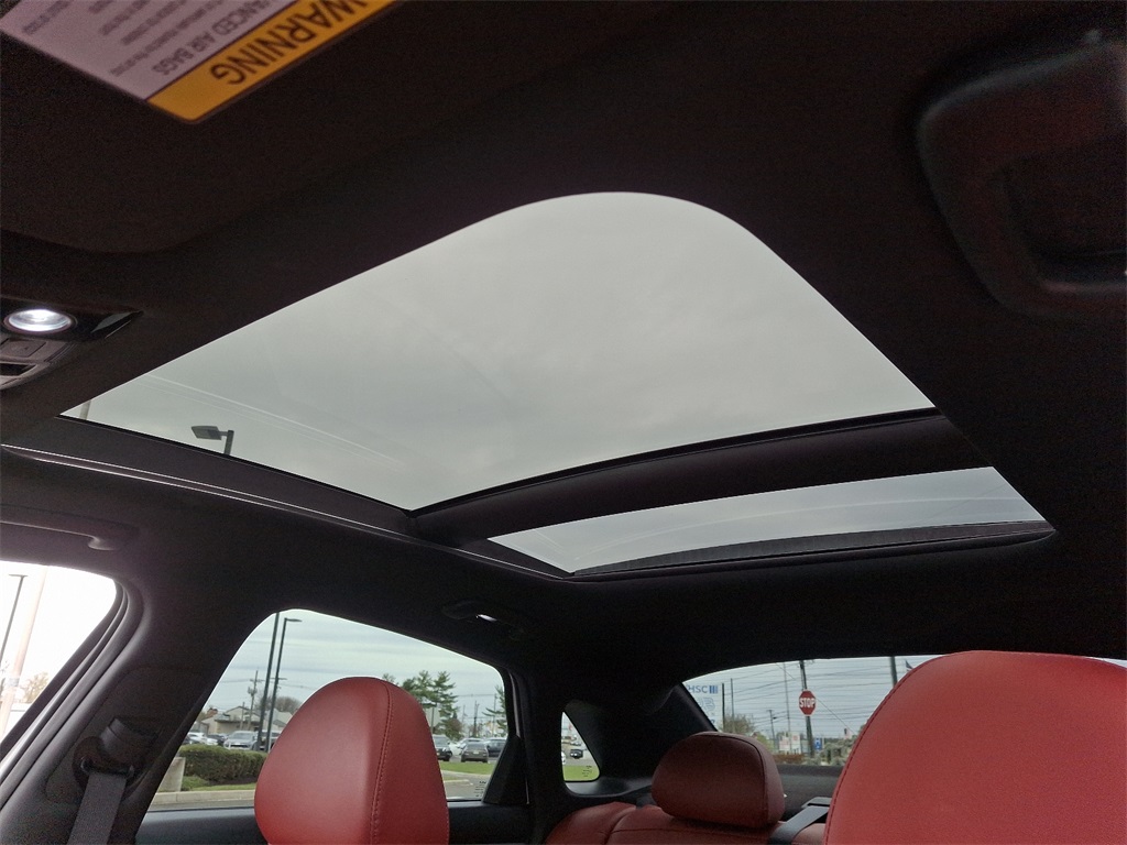 Vehicle image 13 of 31