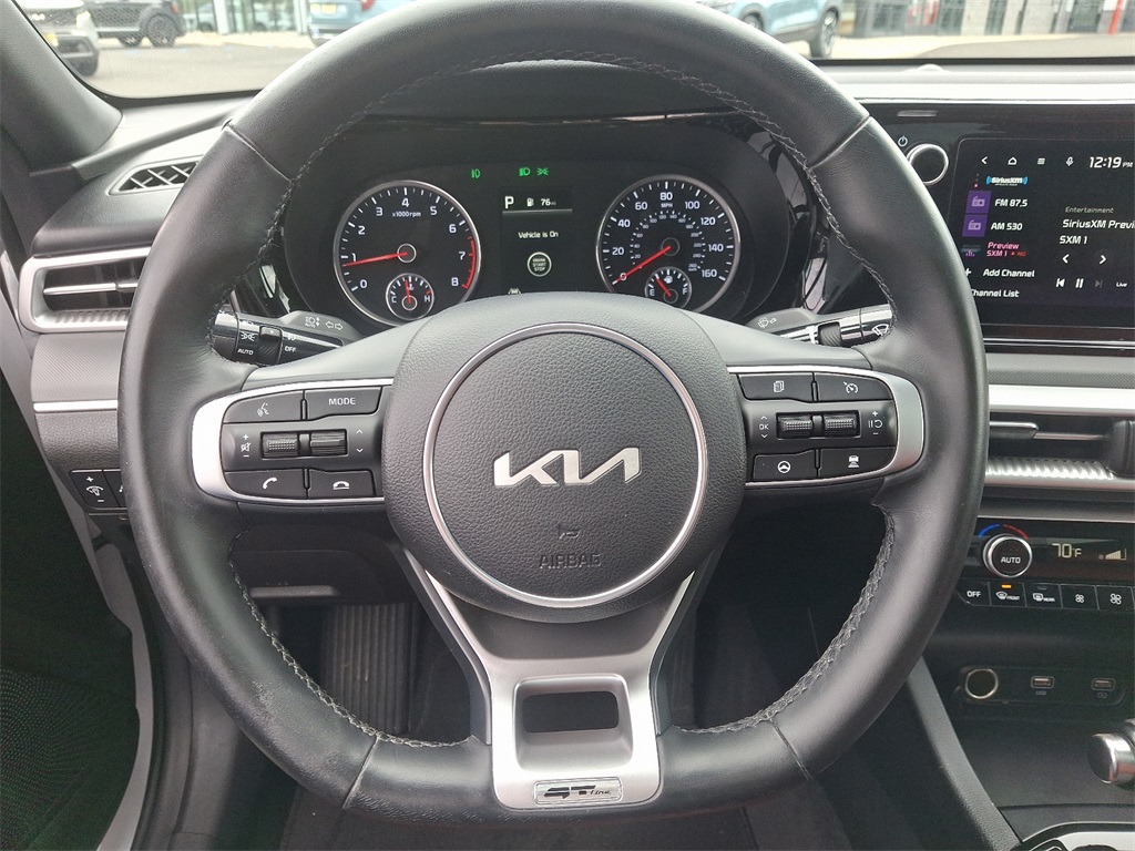 Vehicle image 18 of 31