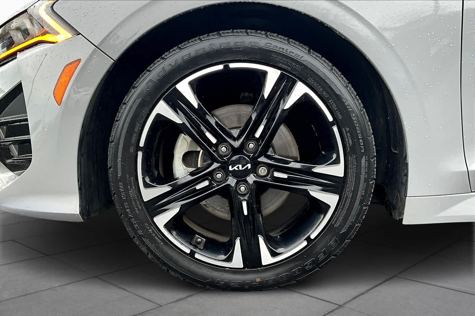 Vehicle image 12 of 36