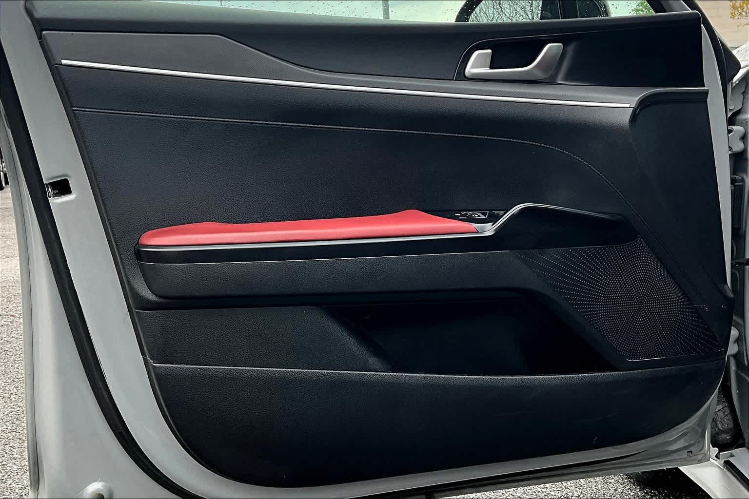 Vehicle image 21 of 36