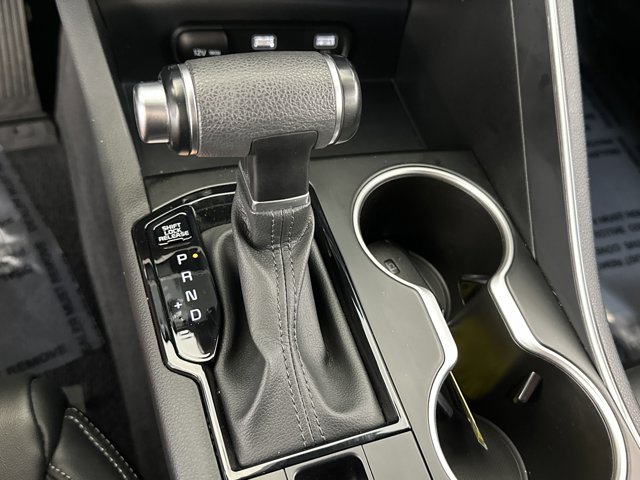Vehicle image 23 of 31