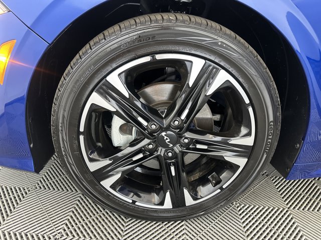 Vehicle image 13 of 31