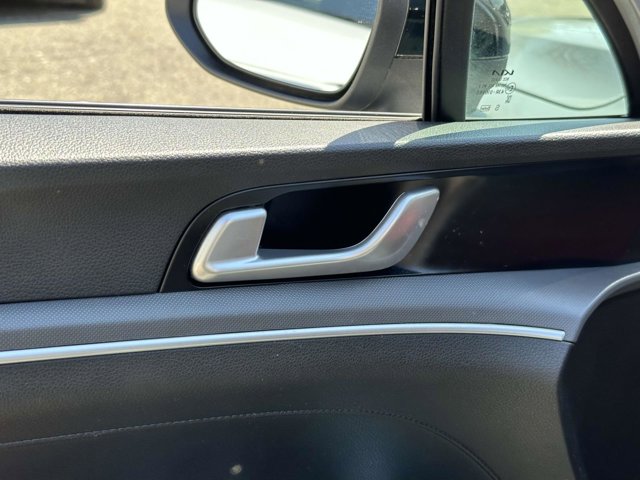 Vehicle image 12 of 35