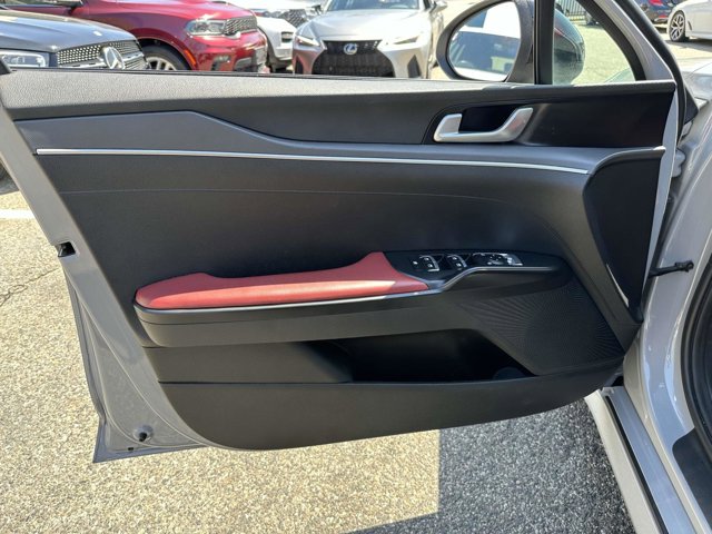 Vehicle image 11 of 35
