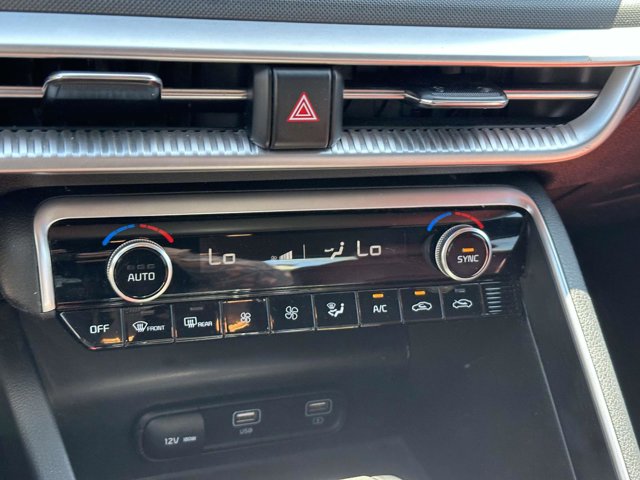 Vehicle image 28 of 35