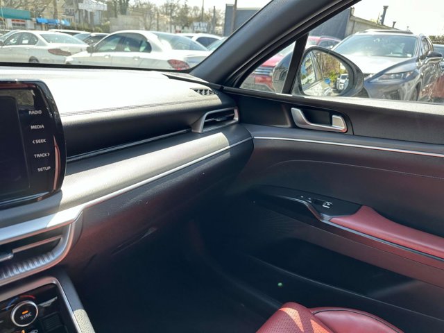 Vehicle image 29 of 35