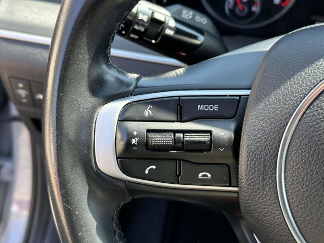 Vehicle image 21 of 35
