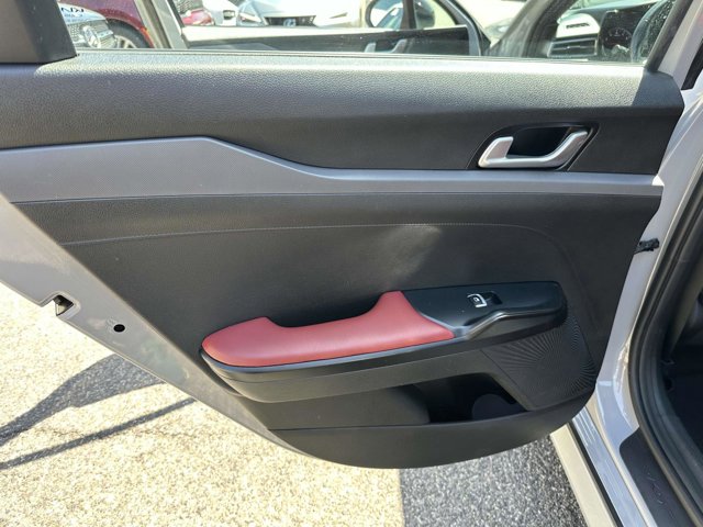 Vehicle image 17 of 35