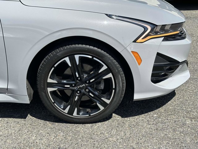 Vehicle image 10 of 35