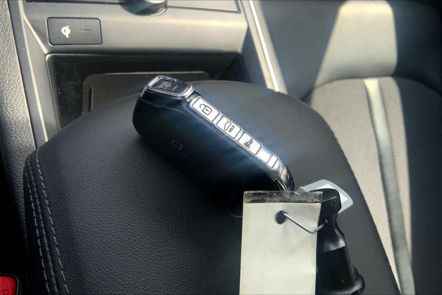 Vehicle image 13 of 30