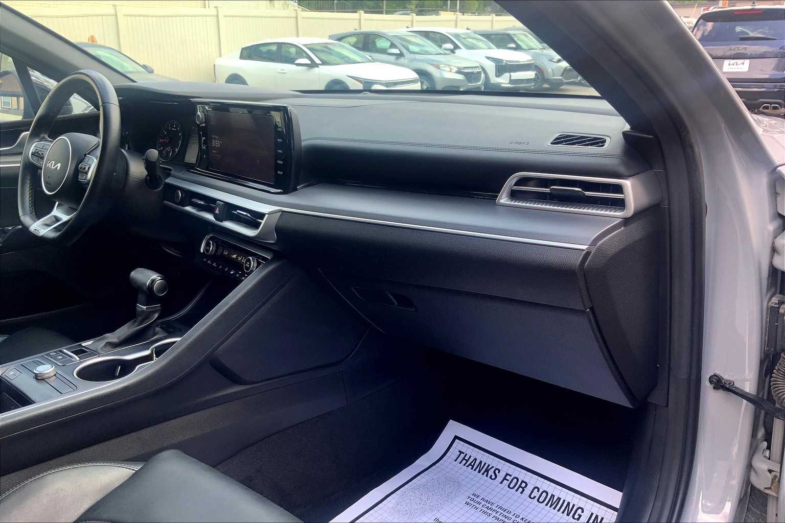 Vehicle image 17 of 30