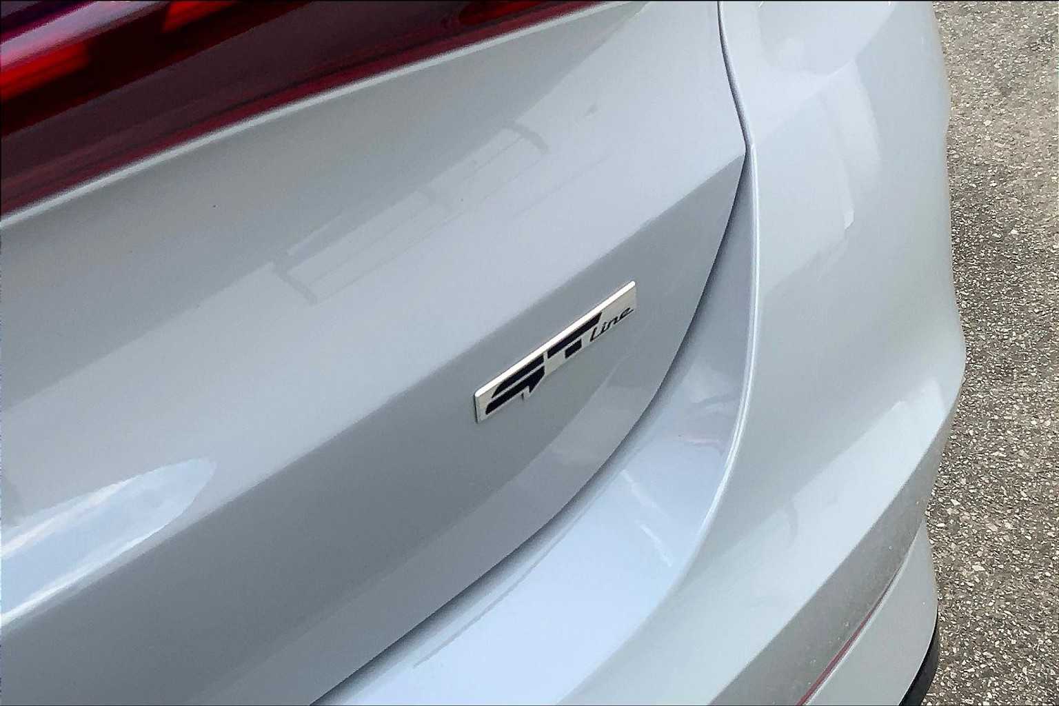 Vehicle image 11 of 30