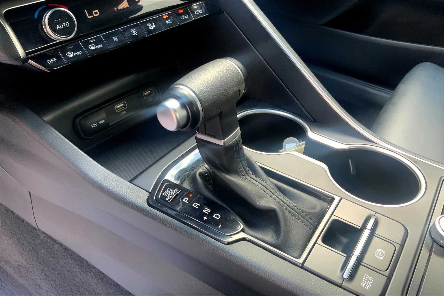 Vehicle image 15 of 30