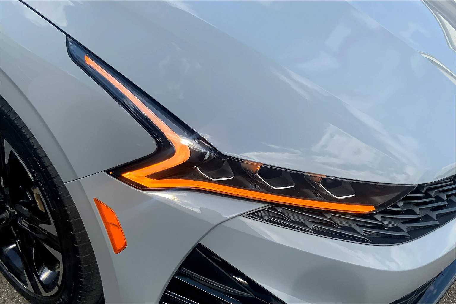 Vehicle image 26 of 30