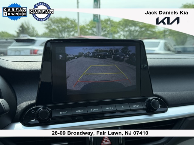 Vehicle image 9 of 18