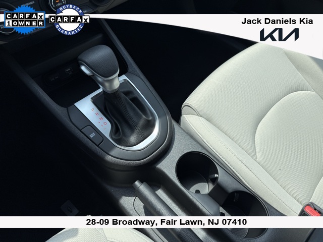 Vehicle image 8 of 18