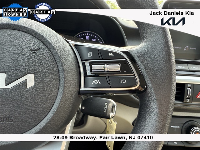 Vehicle image 12 of 18