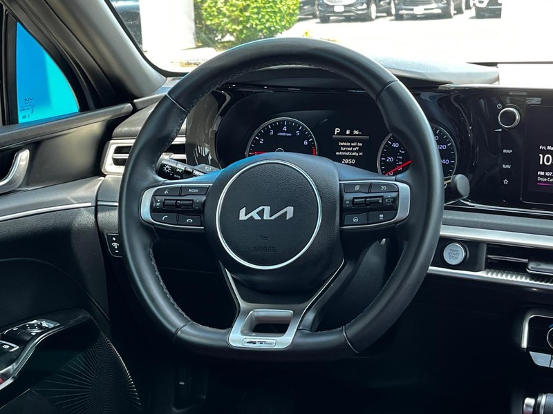 Vehicle image 12 of 26