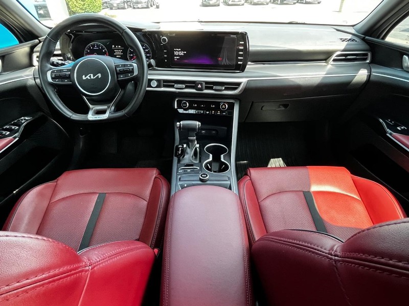 Vehicle image 11 of 26